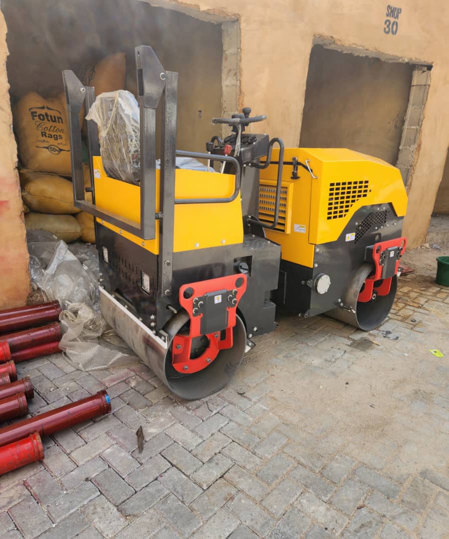 Compactor vibratory roller